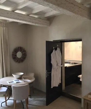 Boutique La Montesquieu 4*