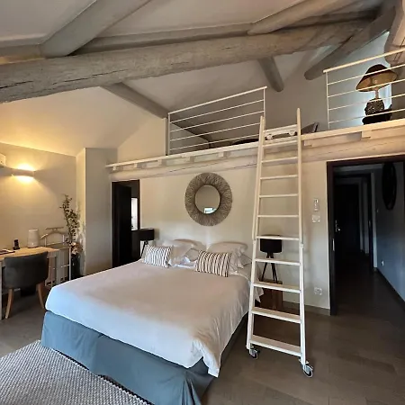 Boutique La Montesquieu 4*