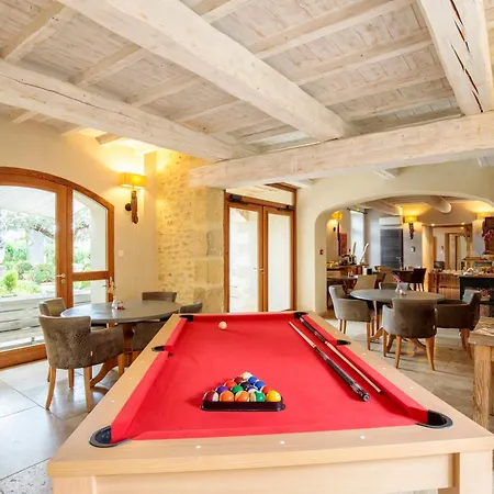 Boutique La Montesquieu & Sa Piscine 4*
