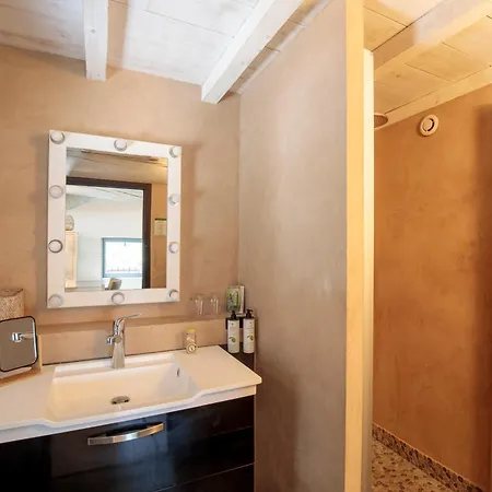 Boutique La Montesquieu & Sa Piscine Hotel 4*