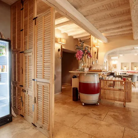 Boutique La Montesquieu & Sa Piscine Hotel