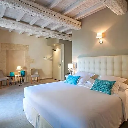 Boutique La Montesquieu & Sa Piscine فندق