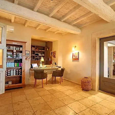 Boutique La Montesquieu & Sa Piscine Hotel 4*