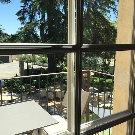 Boutique La Montesquieu & Sa Piscine Laudun
