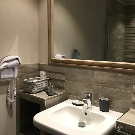호텔 Boutique La Montesquieu & Sa Piscine Laudun