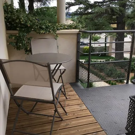 Boutique La Montesquieu & Sa Piscine 4*