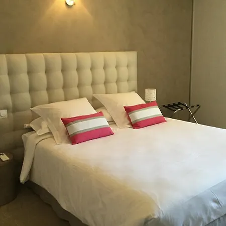 Boutique La Montesquieu 4*