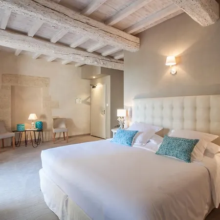 Hotel Boutique La Montesquieu 4*