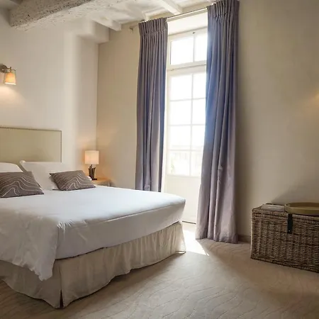 Boutique La Montesquieu 4*