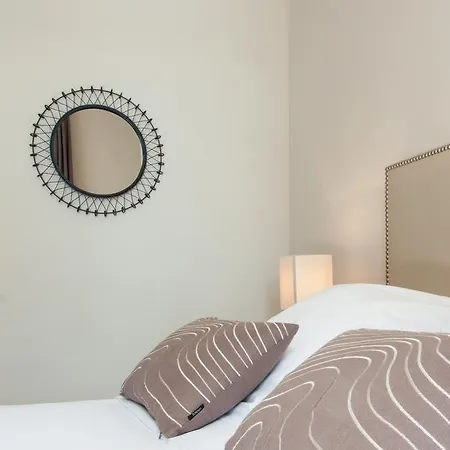 Boutique La Montesquieu 4*