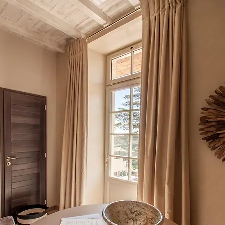 Boutique La Montesquieu 4*
