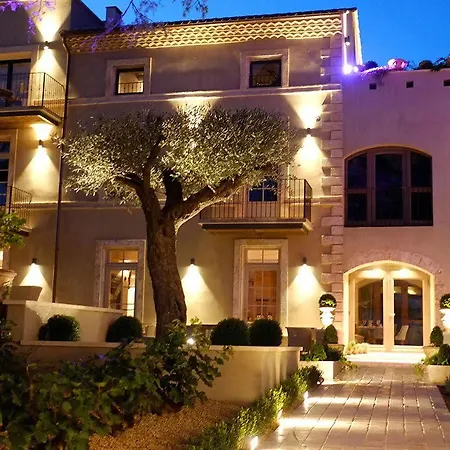 Boutique La Montesquieu & Sa Piscine 4* Laudun