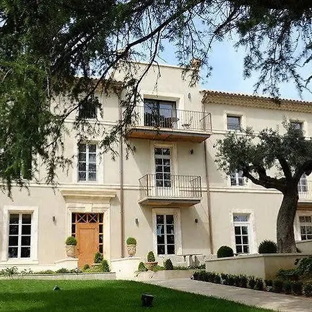 Boutique La Montesquieu & Sa Piscine 4*