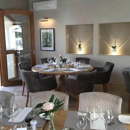 Boutique La Montesquieu 4*