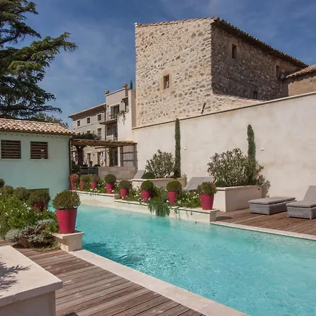 Boutique La Montesquieu & Sa Piscine 4*
